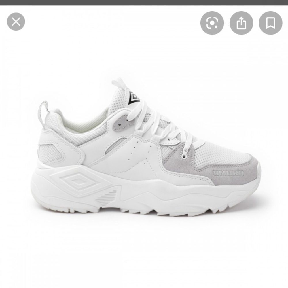 Umbro white sneaker size 9